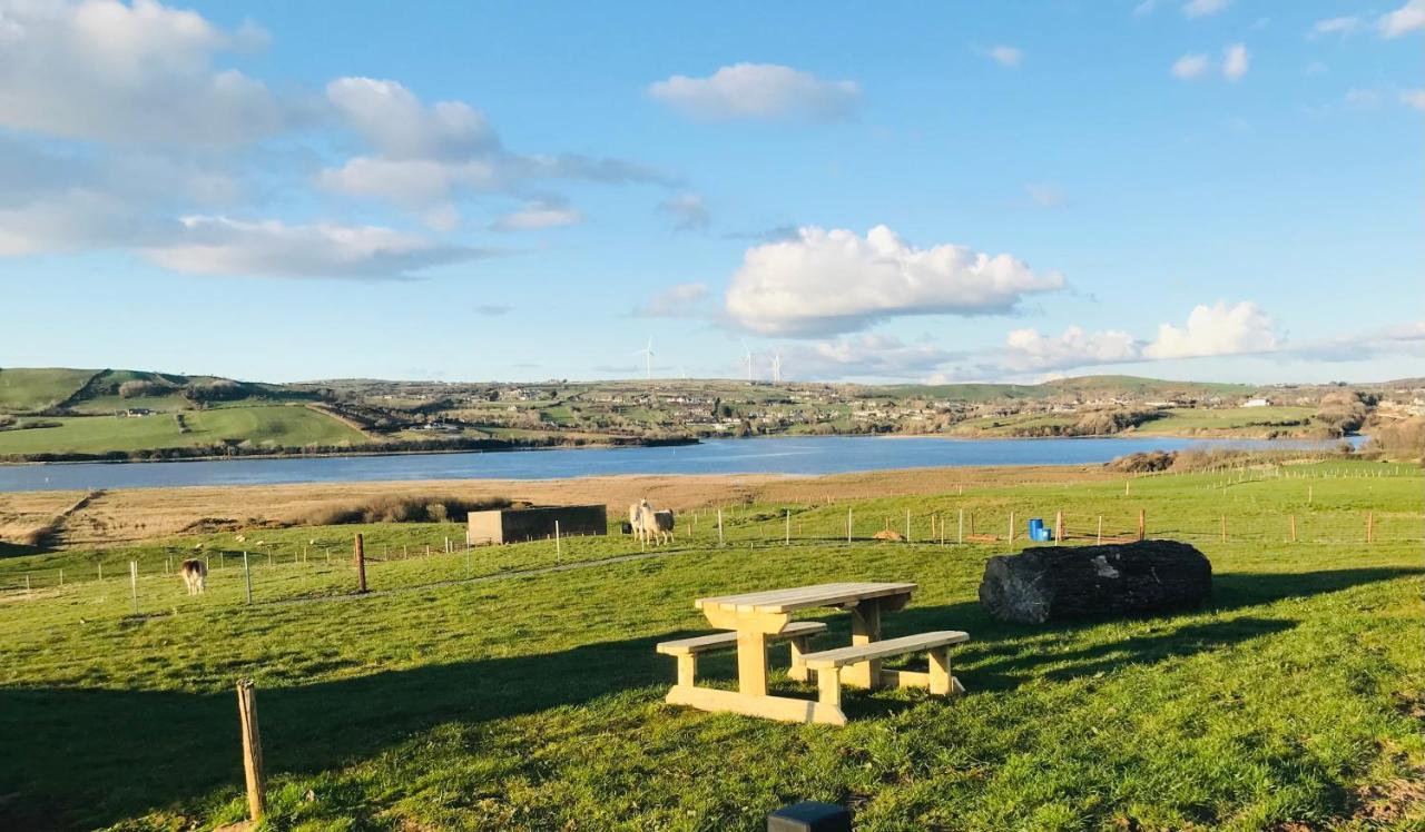 The Snuggly Sheep Shepherd Hut Farm Stay Ballyshannon Exterior photo