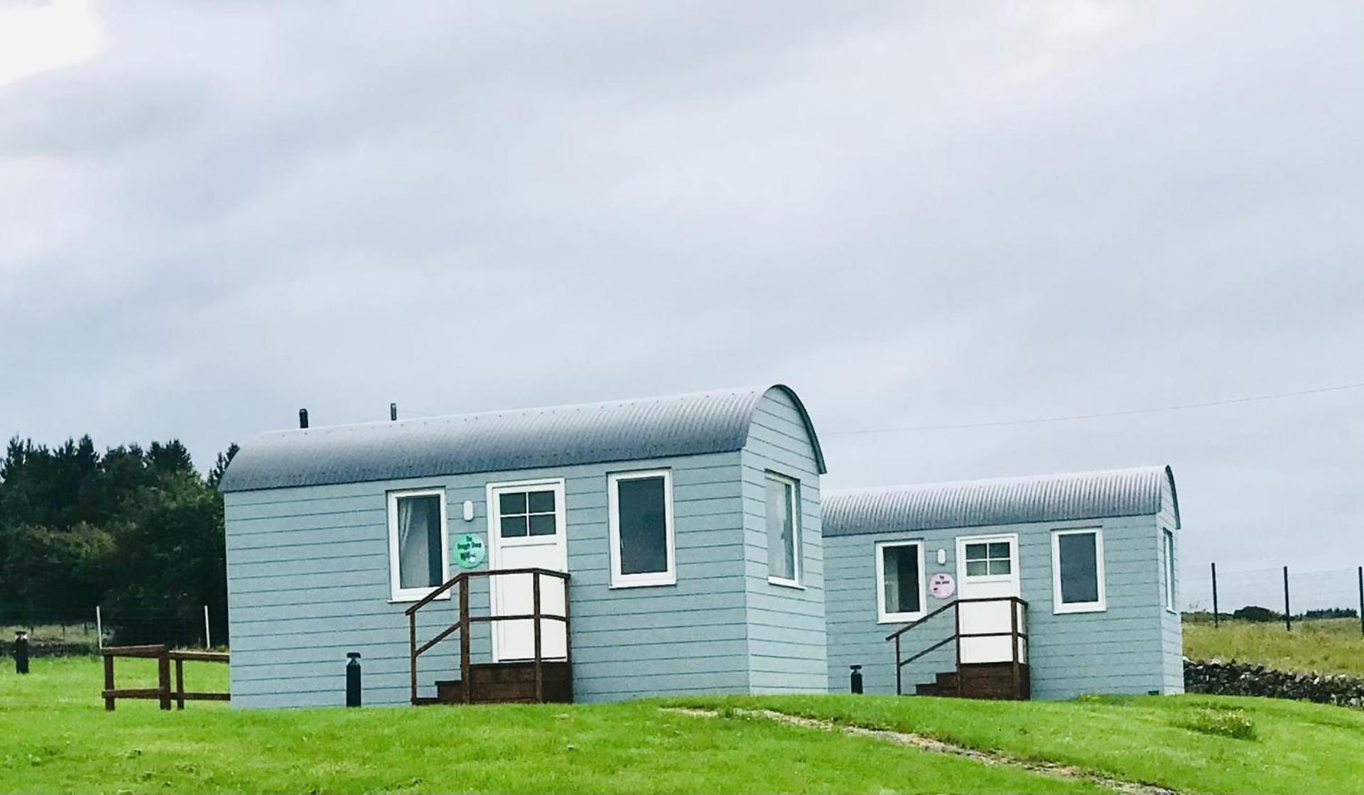 The Snuggly Sheep Shepherd Hut Farm Stay Ballyshannon Exterior photo